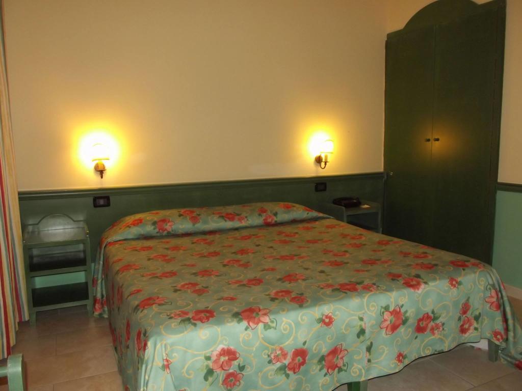 Acos Marsala City Hotel Стая снимка