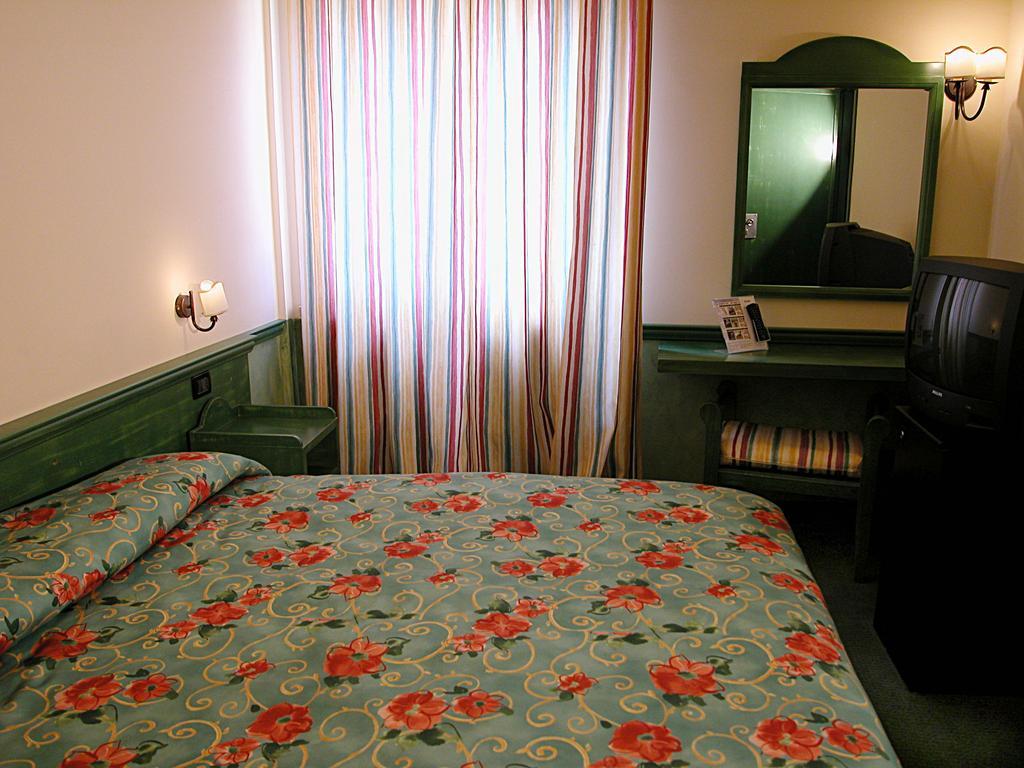 Acos Marsala City Hotel Стая снимка
